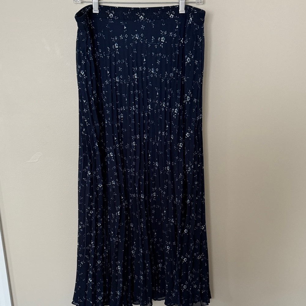 Chaps l Dark Blue Floral Maxi Skirt